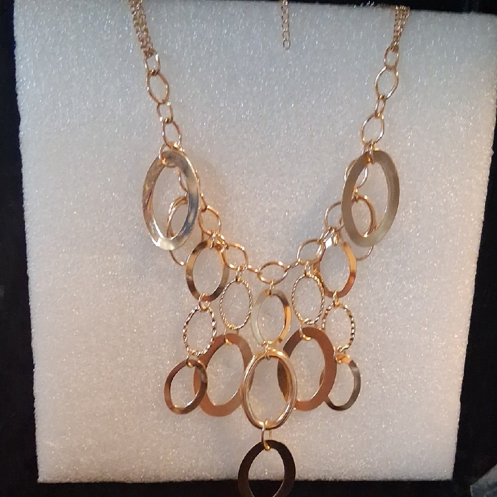 Elegant Gold Necklace